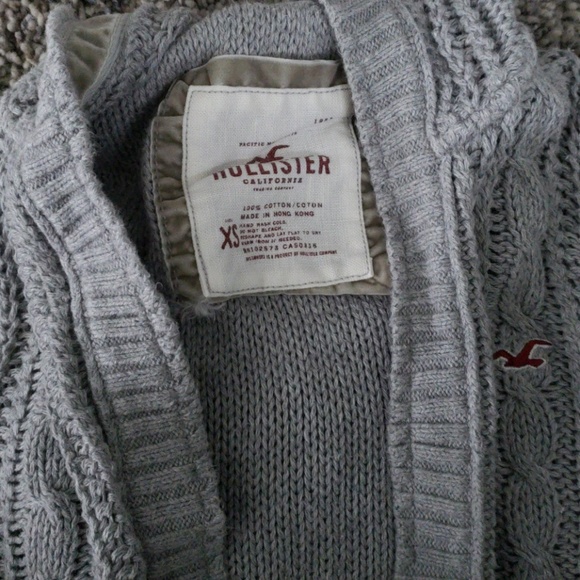 Hollister grey cardigan w/ quarter length sleeves - Picture 3 of 4